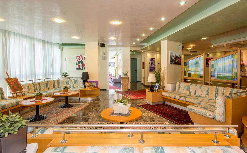 Hotel Nember Lido di Jesolo Dış mekan fotoğraf