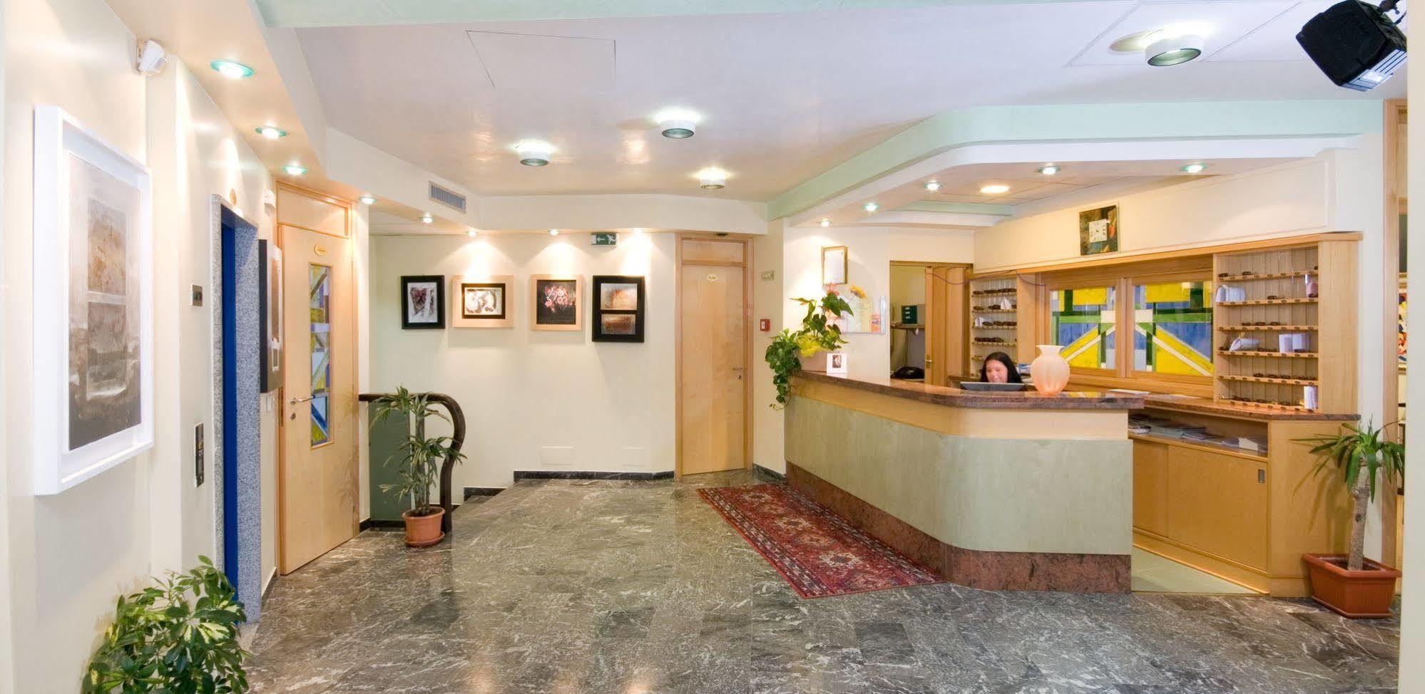 Hotel Nember Lido di Jesolo Dış mekan fotoğraf